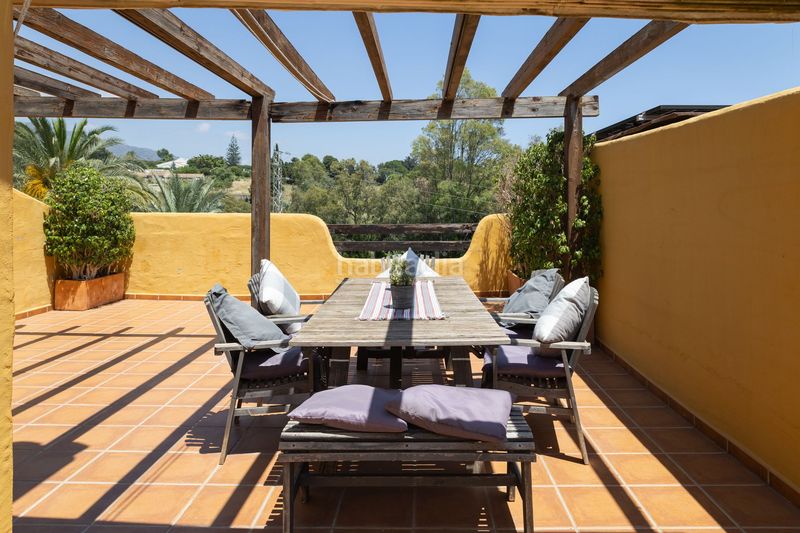 Foto c926fbdc-a4bb-4b44-964a-c78a5502f6b1. Casa adossada a Nagüeles Alto Marbella