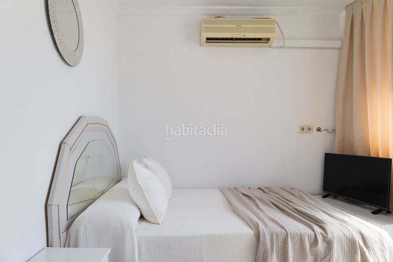 Foto 0bbf8752-44b0-4c9b-9a95-27e1178decc9. Casa adossada a El Palo Málaga