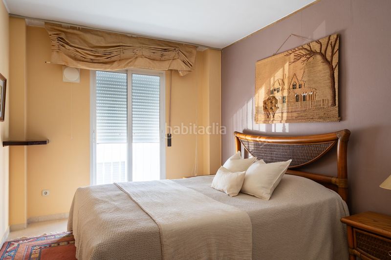 Foto dff55ca6-ef6c-47b5-8baf-1f3f4d80c017. Casa adossada a Centro Benalmádena