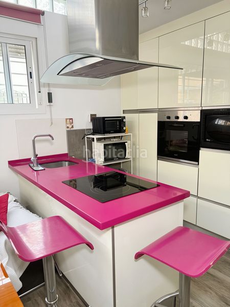 Foto 57b1e7c7-797e-47d1-aa32-7aa1e4a7a672. Casa a schiera in Parque Ayala - Jardín de la Abadía - Huelín Málaga