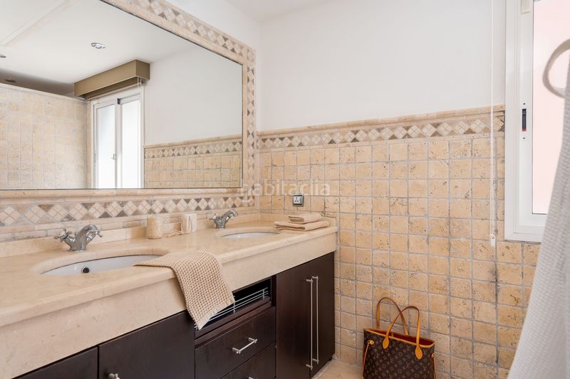 Foto abce9ae8-9c48-42e8-80c7-d27c7a2a5497. Casa a schiera in Los Naranjos Marbella