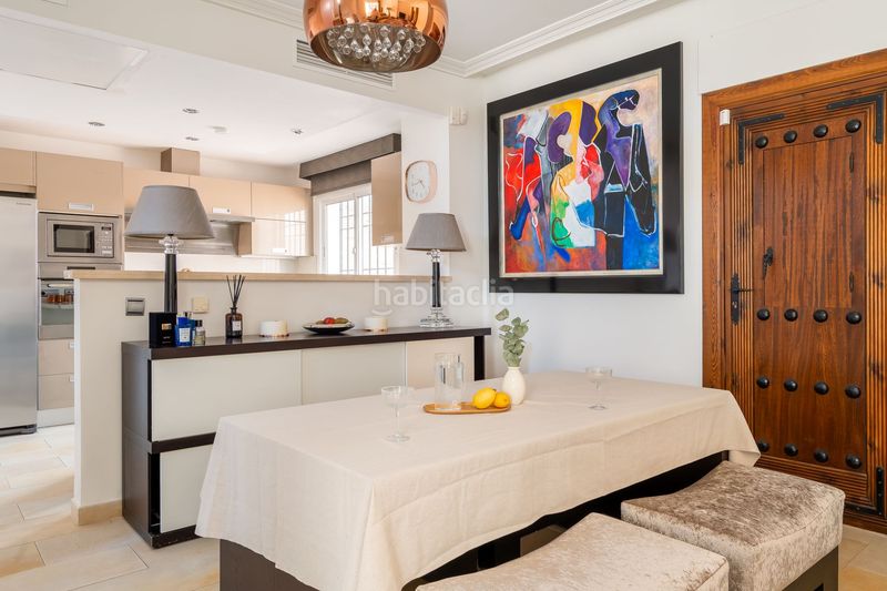 Foto c01cec1b-cc9d-4d55-9d05-a029e3150b91. Casa a schiera in Los Naranjos Marbella