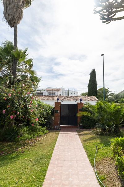 Foto 0ee30028-4002-41f9-bb8d-0a7536d2c1c2. Casa a Miraflores del Palo Málaga
