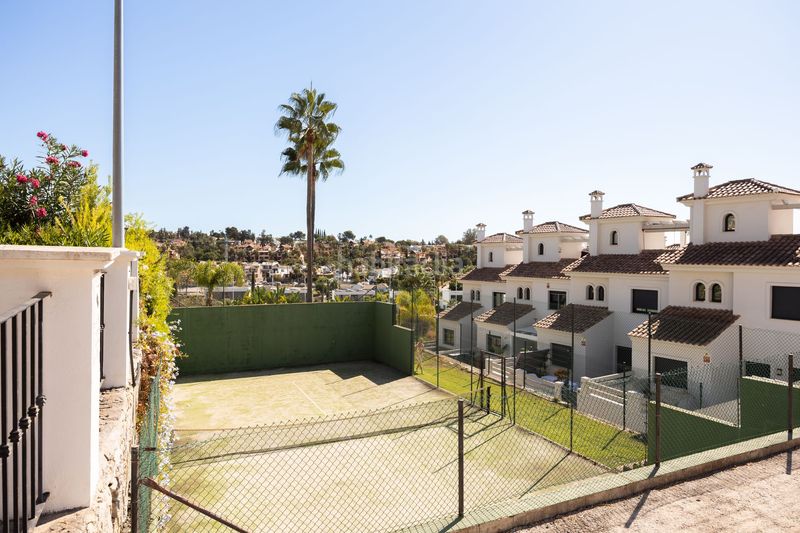 Foto f44a0d7d-a696-4bfc-975b-9e0df3ed8784. Xalet a Paraiso - Barronal Estepona