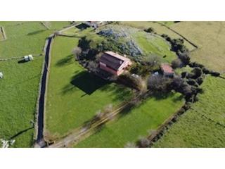 Casa  Camango, oreyana. Si busca una gran propiedad, con gran parcela, en zona tranquila
