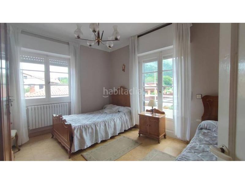 Foto c0f98887-51bb-4989-9715-171c7d292cc8. Casa se vende emblemática casa en nueva en Pría-Nueva-Hontoria-Naves Llanes