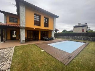 Casa  Toró. Se vende chalet unifamiliar con piscina en toró, playa de llanes