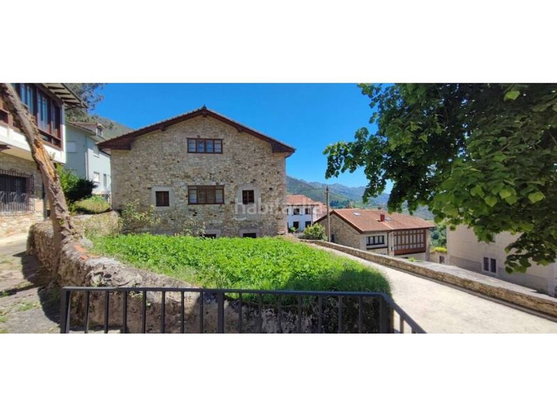Foto 1112748b-df8d-49a3-899f-1c39e382eb79. Casa amb aparcament a Peñamellera Alta