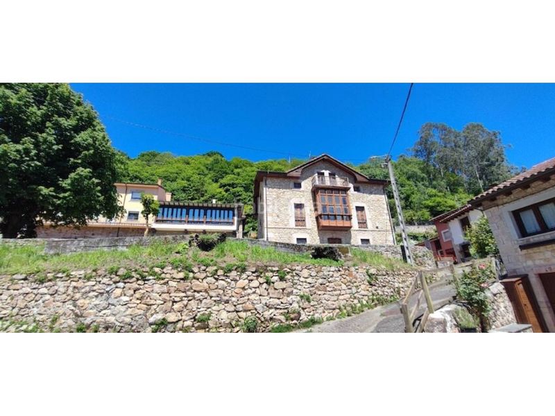Foto 9977a12a-aed7-4b51-8386-b1adbc3f7ab1. Casa amb aparcament a Peñamellera Alta