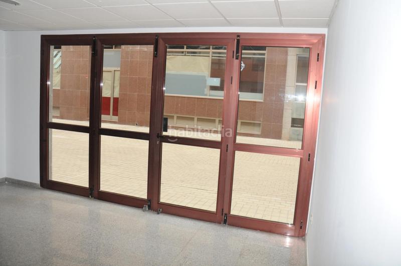 Foto e329d982-f54b-4fed-9c64-5c325819cbd8. Alquiler local comercial se alquila estupendo local muy luminoso en arnao, en Telde