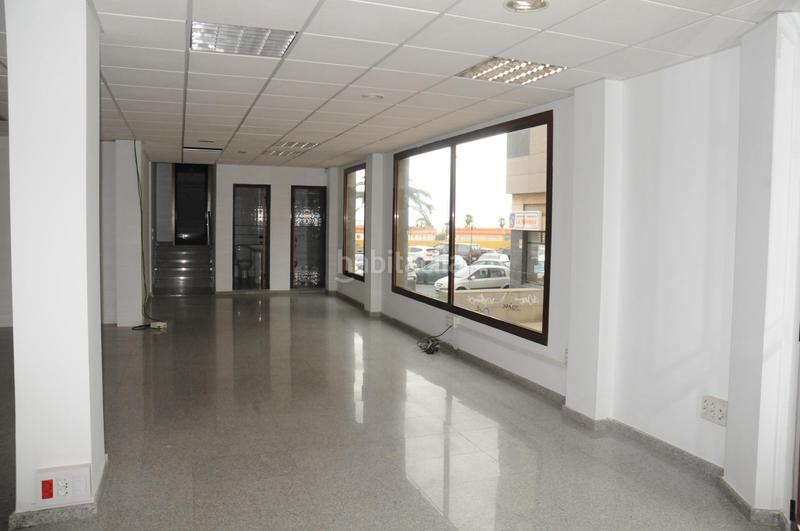 Foto 47d2ae0f-5a2b-47de-8986-c9ce97f4aacf. Location local commercial dans San Juan Telde