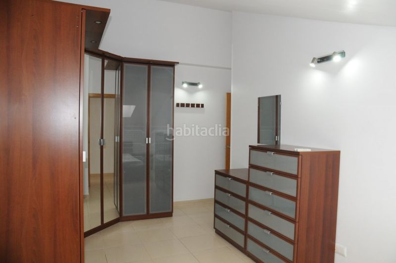 Foto 084388d8-7ee5-40f0-95a3-c66e57a3e722. Location attique avec parking dans Callejón del Castillo - El Calero - Las Huesas Telde