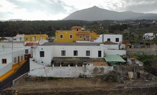 Casa a Los eres 37. Casa 2 plantas con solar urbano anexo 100 m2