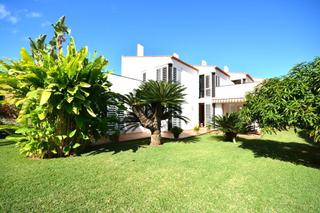 Xalet en Mocan 5. Villa de lujo modernista