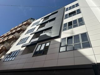 Ático en Benavides. Ático con terraza privada y placas solares en el centro de santa