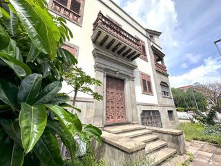 Casa en Rambla de santa cruz 49. Edificio emblemático junto a la rambla  oportunidad estratégica
