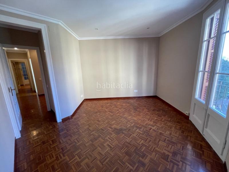 Foto 0fa42279-f8e0-4146-88a3-e6e54ef5284f. Edificio in La Nova Esquerra de l´Eixample Barcelona