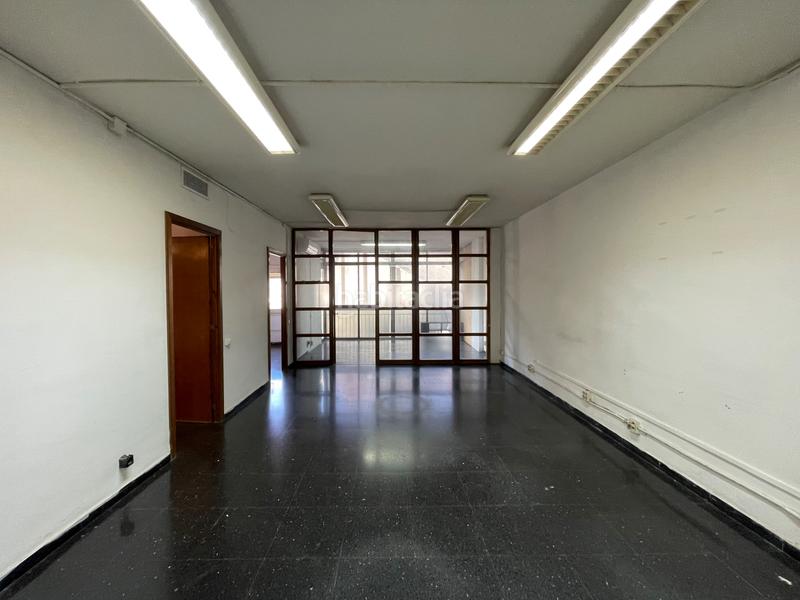 Foto 12463bc3-9d68-4e8a-9f5b-736a48b2d415. Location bureau dans Sant Ramon - Maternitat Barcelona