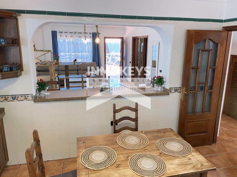 Foto 780bd7f0-dedb-4874-ba66-ec73209e4f18. Maison avec parking piscine dans Sauzal (El)