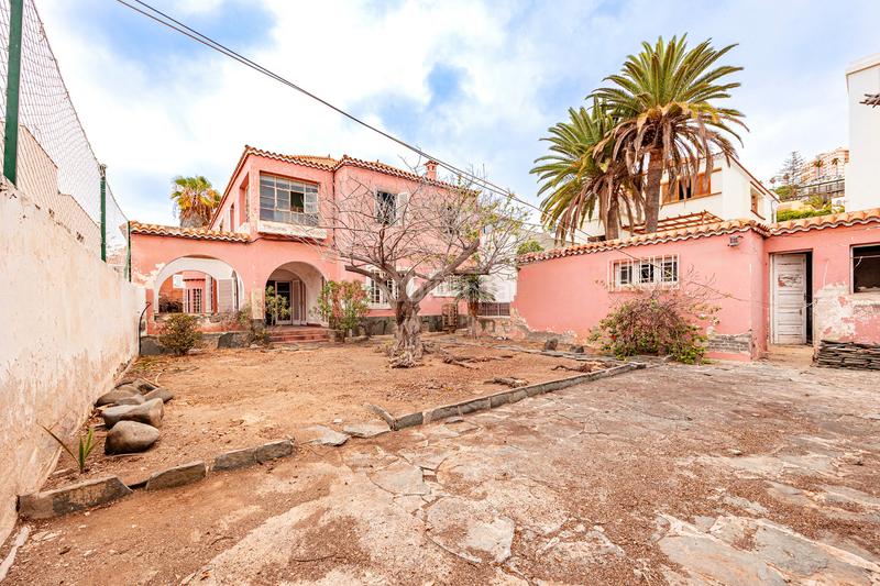 Foto 35e10d48-2e54-4ff1-b557-332263bccef4. Chalet con parcheggio in Ciudad Jardín Palmas de Gran Canaria (Las)