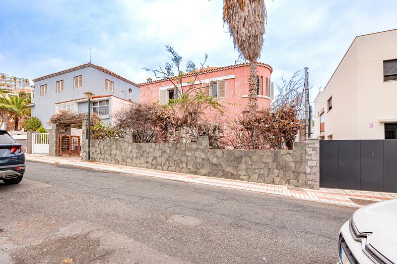 Foto 80f60f20-d5bd-46ba-8520-9084c790f336. Chalet con parcheggio in Ciudad Jardín Palmas de Gran Canaria (Las)