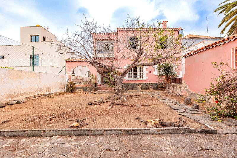 Foto be8d219d-b423-4c4b-9f2a-9493b46289bc. Chalet con parcheggio in Ciudad Jardín Palmas de Gran Canaria (Las)