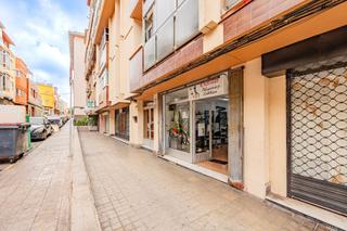 Locale commerciale in Calle Pablo Penaguilas 112