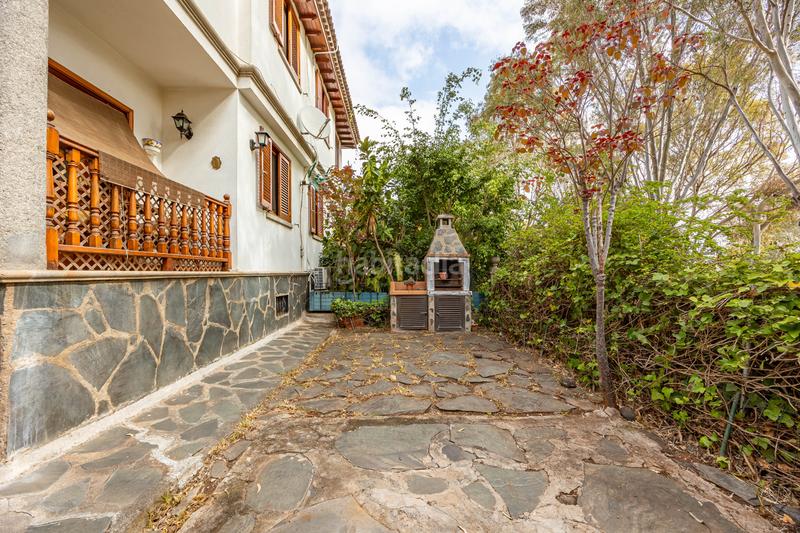 Foto b8d7dafb-90c6-4b3b-b938-37dd8a7d005c. Casa aparellada a urbanización complejo residencial masapeses 4b a Arucas