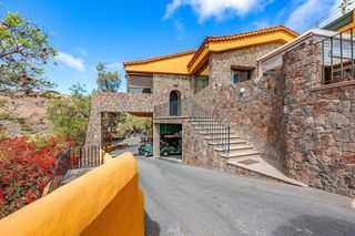 Xalet a San Gregorio. Gran oportunidad de inversión en telde complejo residencial, tur