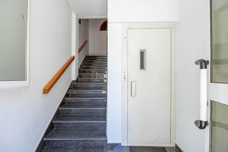 Foto 041823a4-e9a0-4c30-9fe0-a31aced01176. Edificio  completo en venta en el centro , en las palmas de 525 m. listo para entrar. en Telde