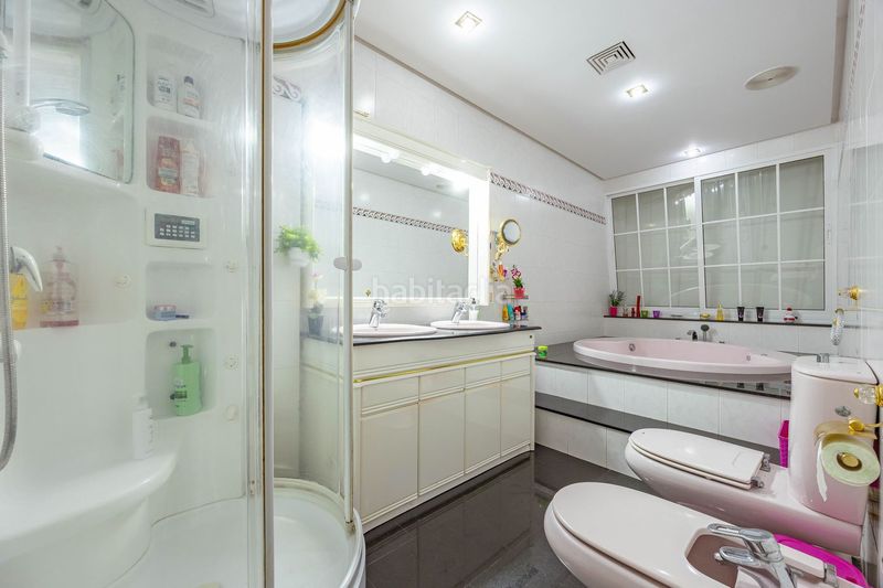 Foto 90456b8a-03e0-41e6-be8d-948bf3e4fb9d. Edificio  completo en venta en el centro , en las palmas de 525 m. listo para entrar. en Telde