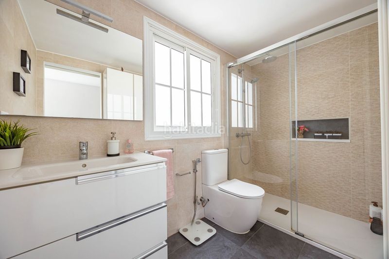 Foto a06b48d0-7116-4dae-8518-656fc9d050b6. Edificio  completo en venta en el centro , en las palmas de 525 m. listo para entrar. en Telde