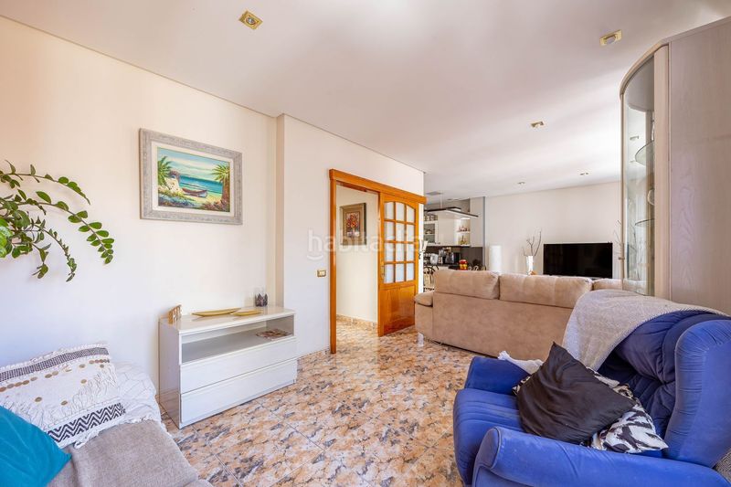 Foto dfa717fe-a205-46b3-a423-e9ddb9e52b6a. Edificio  completo en venta en el centro , en las palmas de 525 m. listo para entrar. en Telde