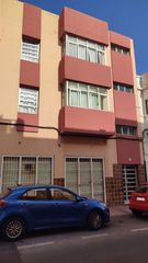 Édifice à San Gregorio. En venta edificio en telde de dos viviendas de 3 dormitorios y l