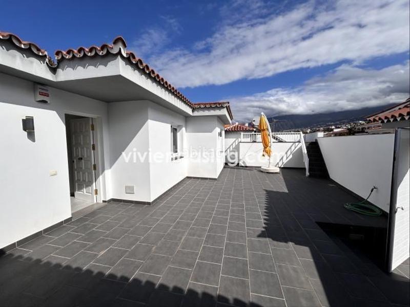 Foto 08bb909c-f123-4eeb-8672-824ee9af2419. Chalet in calle uruguay 19 in Longuera - Toscal Realejos (Los)