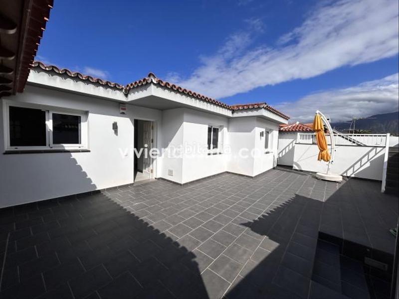 Foto 50ae1cc8-6893-4ef6-8950-7905fb96d69c. Chalet in calle uruguay 19 in Longuera - Toscal Realejos (Los)