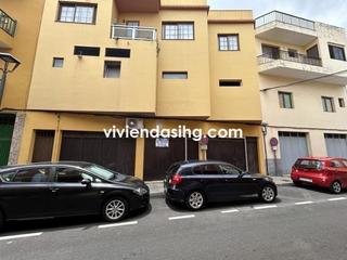 Parking voiture à Calle el toscal 79. Venta de garaje acceso directo desde la calle.