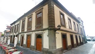 Building in Calle mendizábal 5