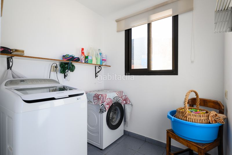 Foto 0ef2a6a7-f96c-43e5-98c6-06f488783619. Chalet en calle bravo murillo 34 en Sardina Gáldar