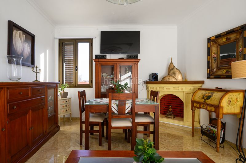 Foto af7fe229-9c27-46b9-a999-a15563fbdd18. Chalet en calle bravo murillo 34 en Sardina Gáldar