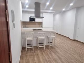 Rent Flat in Calle león y castillo 128