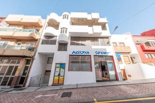 Edificio en Calle medico martinon leon 15