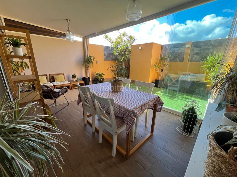 Foto 0256b9a2-ee7a-49fd-beee-c2150c17e3b1. Casa pareada en calle via lactea 23 en Playa del Hombre - Taliarte - Salinetas Telde