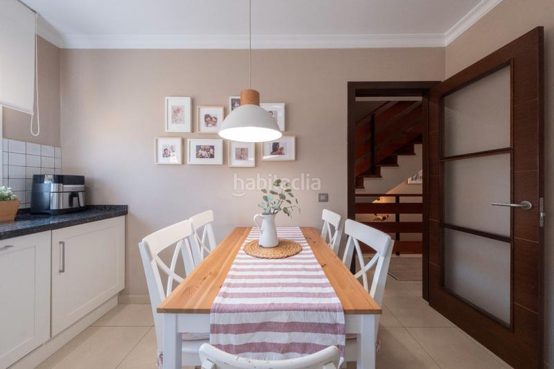 Foto 5baa8513-d2e9-437d-a956-344e7c39538c. Casa pareada en calle via lactea 23 en Playa del Hombre - Taliarte - Salinetas Telde