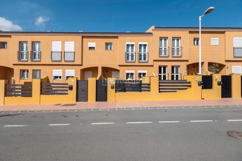 Foto 62cde9e2-d3a0-415e-936c-3389b813fb2c. Casa pareada en calle via lactea 23 en Playa del Hombre - Taliarte - Salinetas Telde