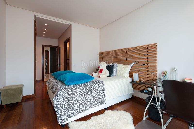 Foto a92053d8-b01e-4b9a-948e-2909d69a023c. Casa pareada en calle general palafox transv 1 en Arucas