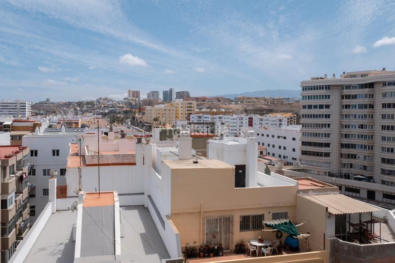 Foto 93621bfd-1e66-49ef-9436-65f47cd83ad2. Piso en paseo chil 285 en Guanarteme Palmas de Gran Canaria (Las)