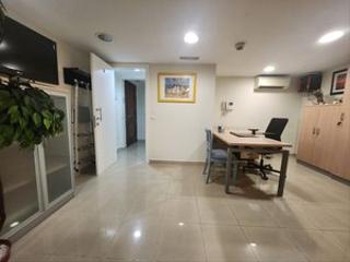 Office space in Avenida rafael cabrera 5. Oficina en venta av. rafael cabrera