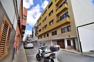 Pis  Calle teseguite. Piso en doctoralvecindario