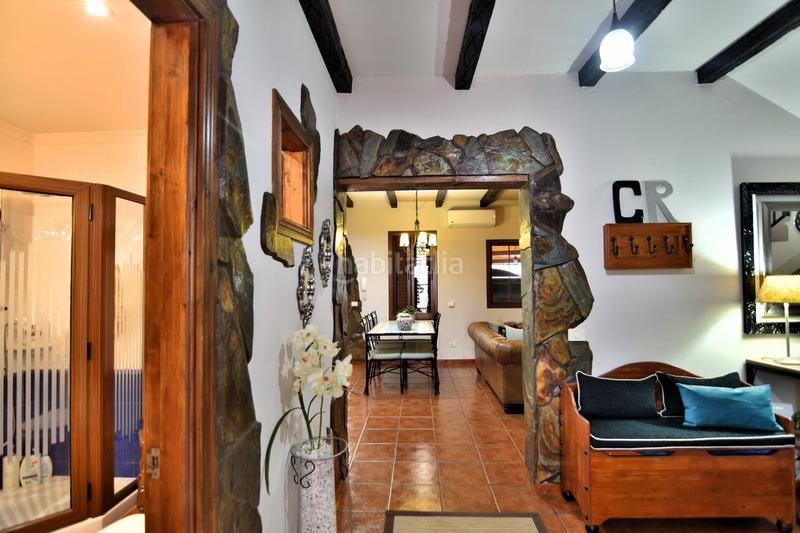 Foto 163b8e8a-2deb-49ee-b7e4-ffe1c80b8c65. Chalet con parcheggio in Vecindario - El Doctoral - Cruce de Sardina Santa Lucía de Tirajana